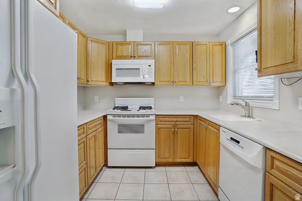 Image 7 of property listing at 2480 W 450 S #4, Springville, UT 84663