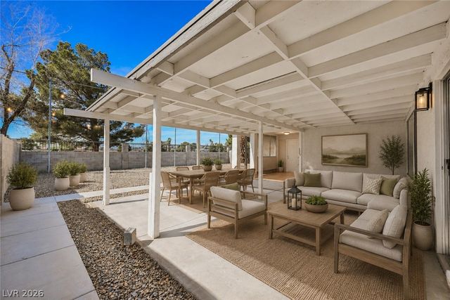 5539 Ballinger Drive, Las Vegas, NV 89142