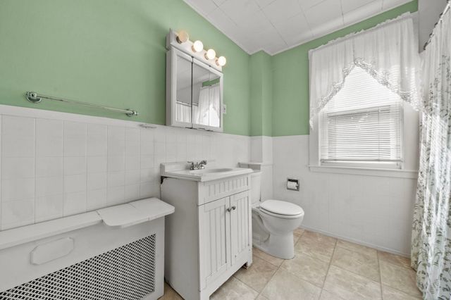 76 Harrison Ave, Woburn, MA 01801