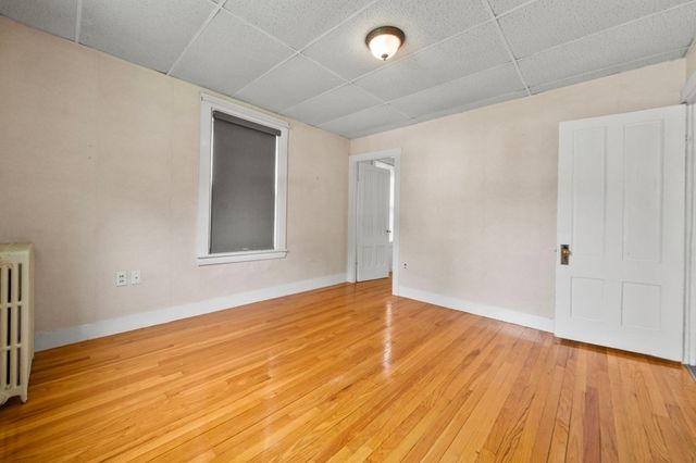 76 Harrison Ave, Woburn, MA 01801