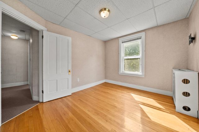 76 Harrison Ave, Woburn, MA 01801