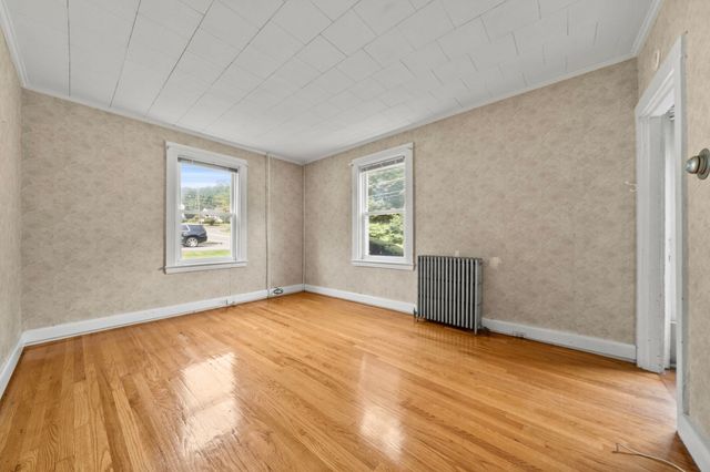 76 Harrison Ave, Woburn, MA 01801