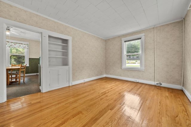 76 Harrison Ave, Woburn, MA 01801