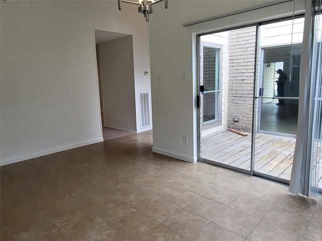 13839 Walnut Hollow Lane, Houston, TX 77082