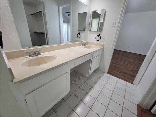 13839 Walnut Hollow Lane, Houston, TX 77082
