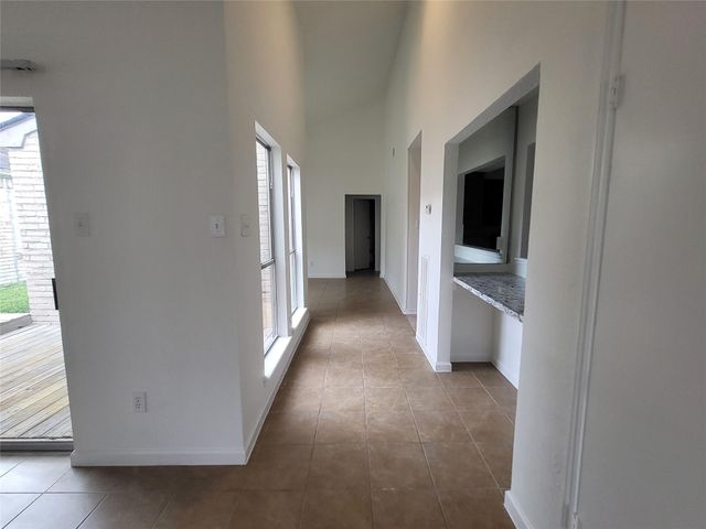 13839 Walnut Hollow Lane, Houston, TX 77082