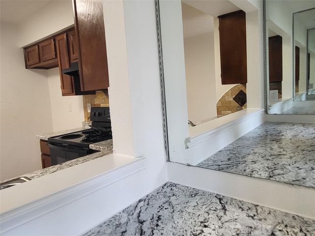 13839 Walnut Hollow Lane, Houston, TX 77082