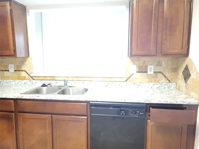 13839 Walnut Hollow Lane, Houston, TX 77082