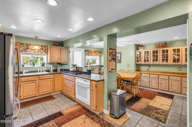 89 Harmony Avenue, Middletown, NJ 07748