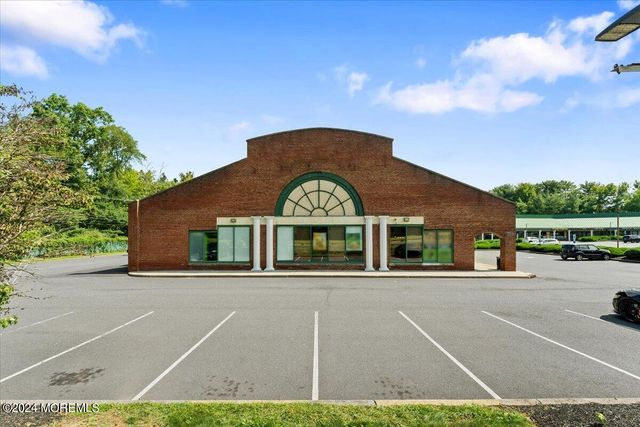 100 Us 9, 1, Manalapan, NJ 07726
