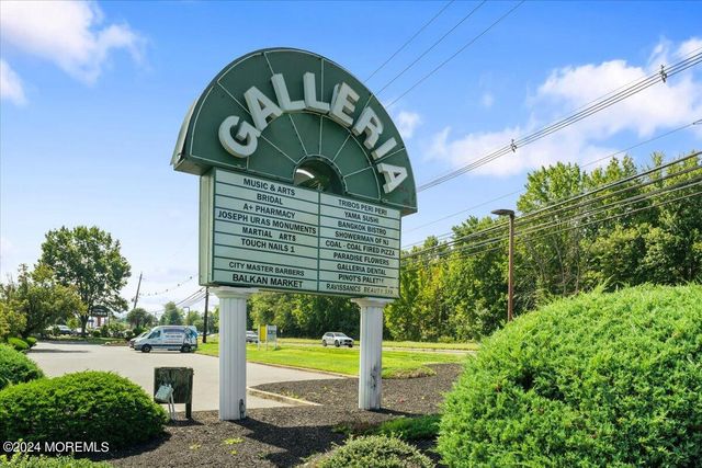 100 Us 9, 1, Manalapan, NJ 07726
