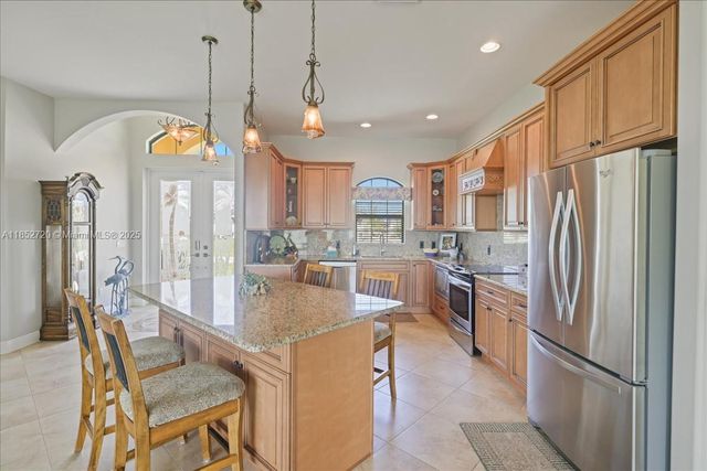 413 NW 39TH AVE, Cape Coral, FL 33993
