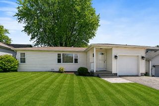 378 Council Trail, Lake In The Hills, IL 60156