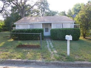 313 N Dubellette Street, Weatherford, TX 76086