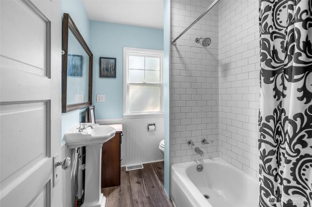 1302 Virginia Street, Mount Vernon, WA 98273