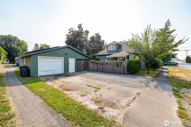 1302 Virginia Street, Mount Vernon, WA 98273