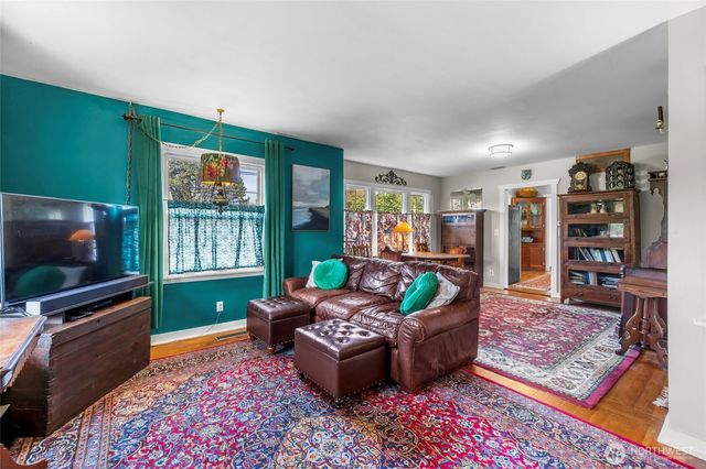 1302 Virginia Street, Mount Vernon, WA 98273