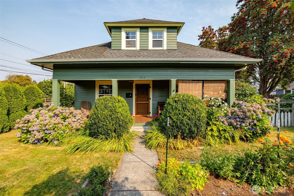 1302 Virginia Street, Mount Vernon, WA 98273