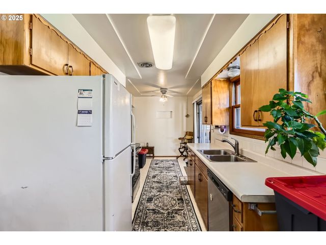 14031 Se RHONE St, Portland, OR 97236