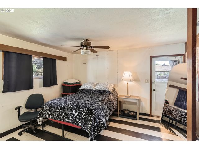 14031 Se RHONE St, Portland, OR 97236