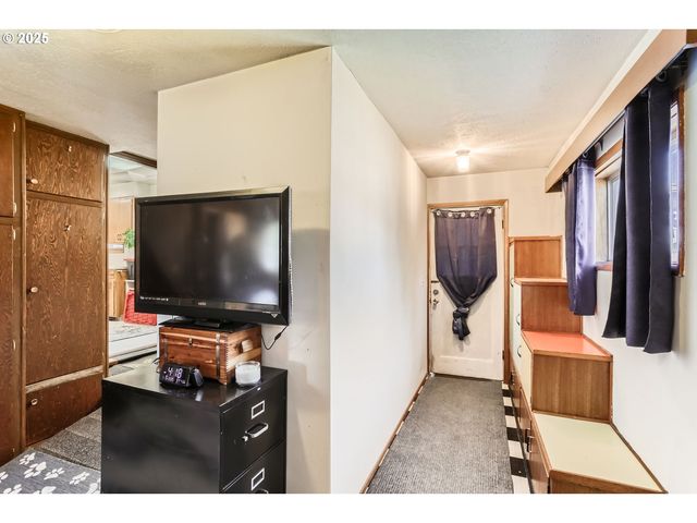 14031 Se RHONE St, Portland, OR 97236