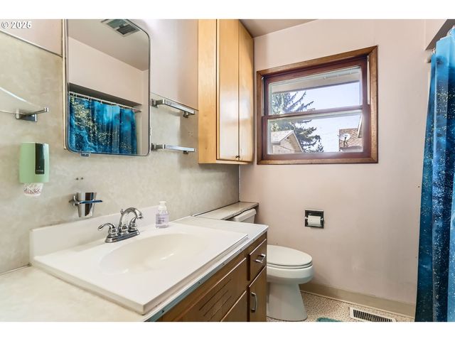 14031 Se RHONE St, Portland, OR 97236