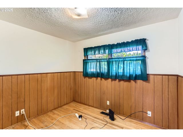 14031 Se RHONE St, Portland, OR 97236