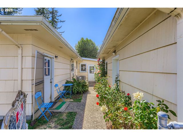 14031 Se RHONE St, Portland, OR 97236