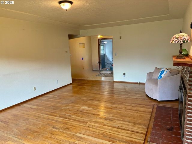 14031 Se RHONE St, Portland, OR 97236