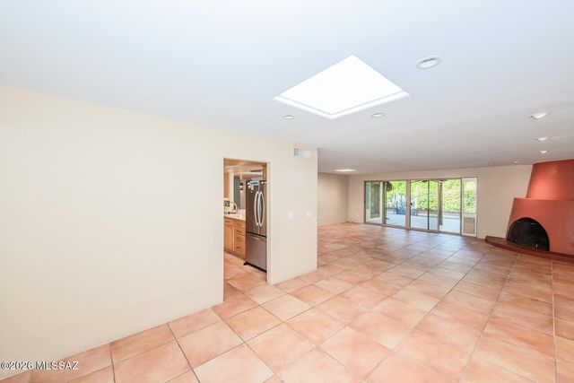 6211 N Calle Minera, Tucson, AZ 85718