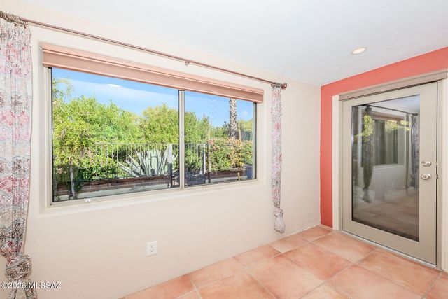6211 N Calle Minera, Tucson, AZ 85718