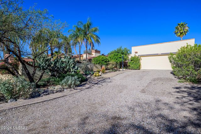 6211 N Calle Minera, Tucson, AZ 85718