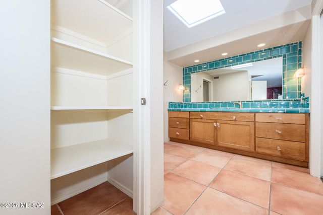 6211 N Calle Minera, Tucson, AZ 85718