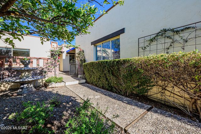 6211 N Calle Minera, Tucson, AZ 85718