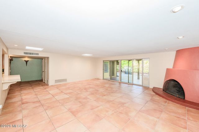 6211 N Calle Minera, Tucson, AZ 85718