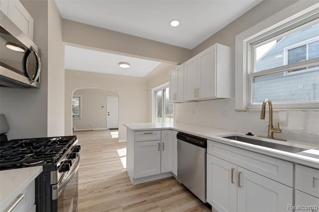 917 N Perry Street, Pontiac, MI 48340