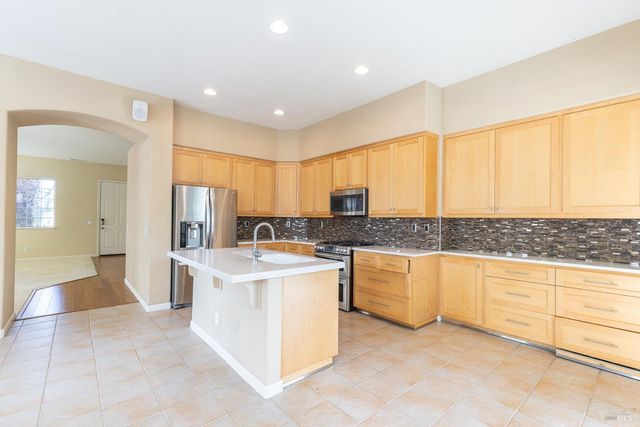 1960 Barndance Ln, Santa Rosa, CA 95407