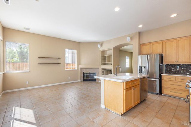 1960 Barndance Ln, Santa Rosa, CA 95407