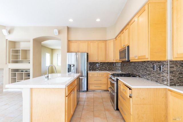 1960 Barndance Ln, Santa Rosa, CA 95407