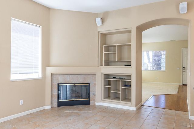 1960 Barndance Ln, Santa Rosa, CA 95407