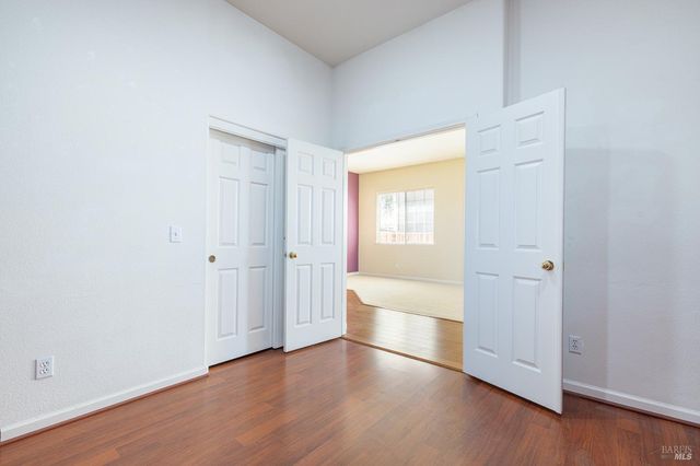 1960 Barndance Ln, Santa Rosa, CA 95407