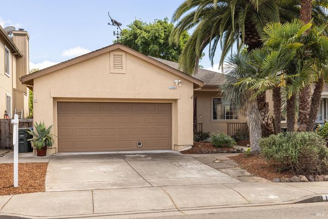 1960 Barndance Ln, Santa Rosa, CA 95407