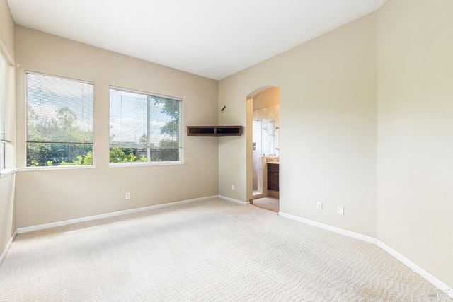 1960 Barndance Ln, Santa Rosa, CA 95407