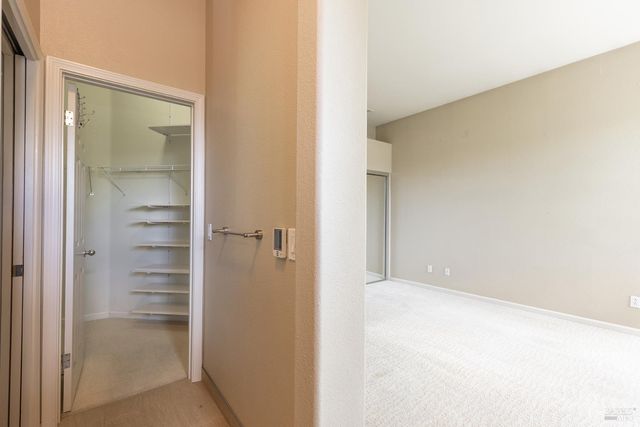 1960 Barndance Ln, Santa Rosa, CA 95407