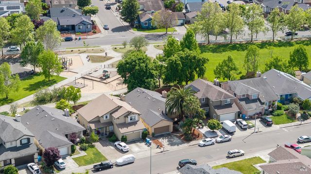 1960 Barndance Ln, Santa Rosa, CA 95407