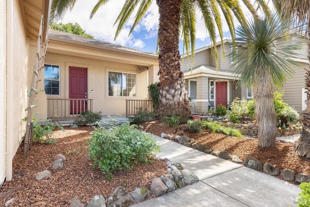 1960 Barndance Ln, Santa Rosa, CA 95407