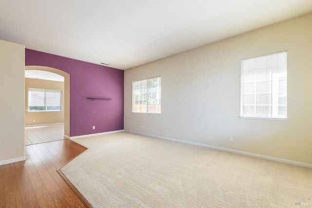 1960 Barndance Ln, Santa Rosa, CA 95407