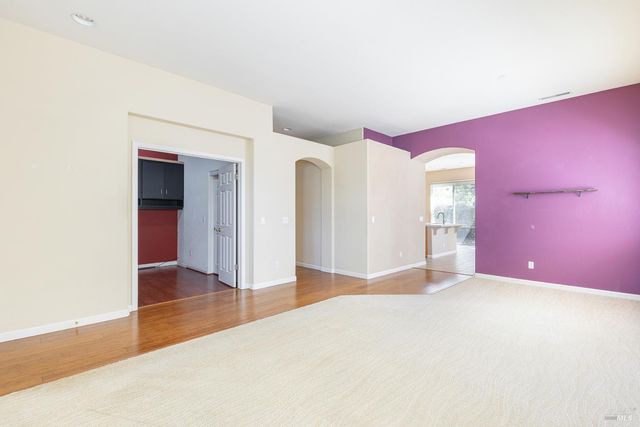 1960 Barndance Ln, Santa Rosa, CA 95407