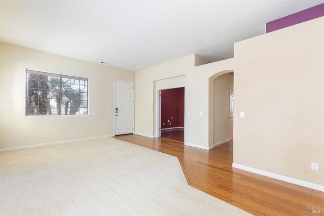 1960 Barndance Ln, Santa Rosa, CA 95407