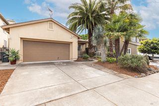 1960 Barndance Ln, Santa Rosa, CA 95407